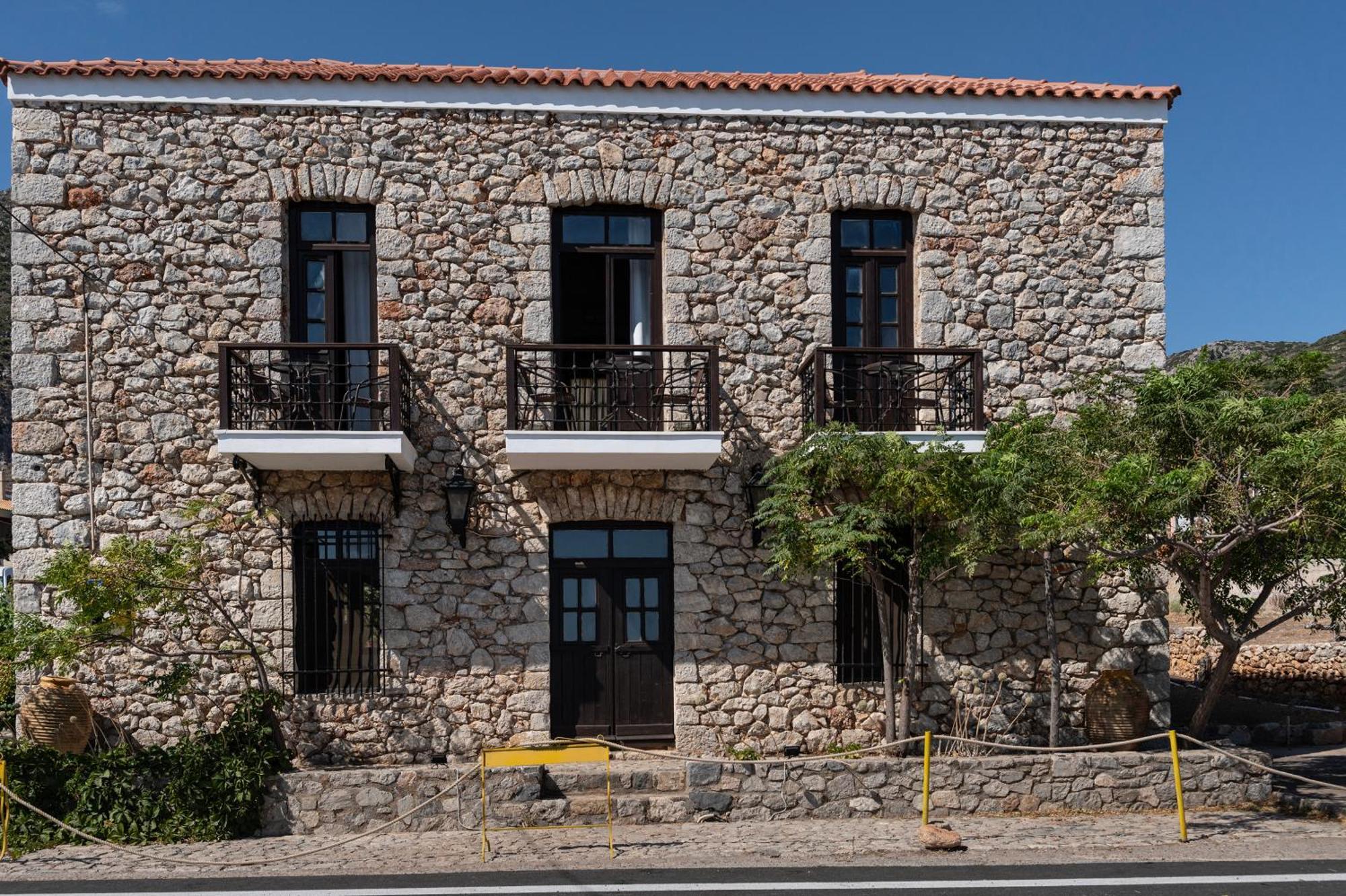 Belessi'S Mansion 1 Hotel Monemvasia Bagian luar foto